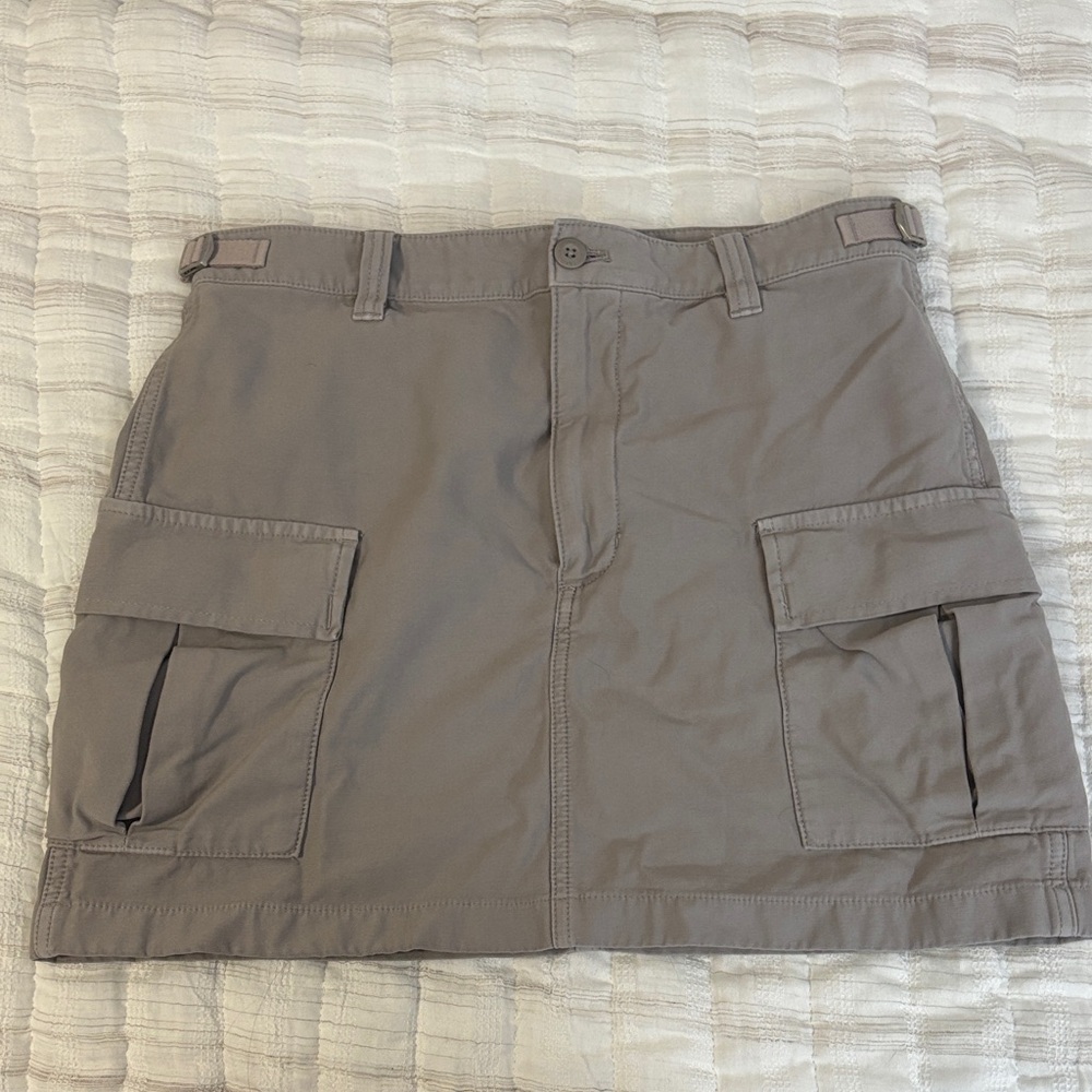 Aritzia Taupe Cargo Skirt